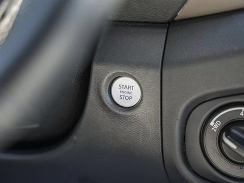 Used 2022 Nissan Frontier SV AWD/4WD image 42
