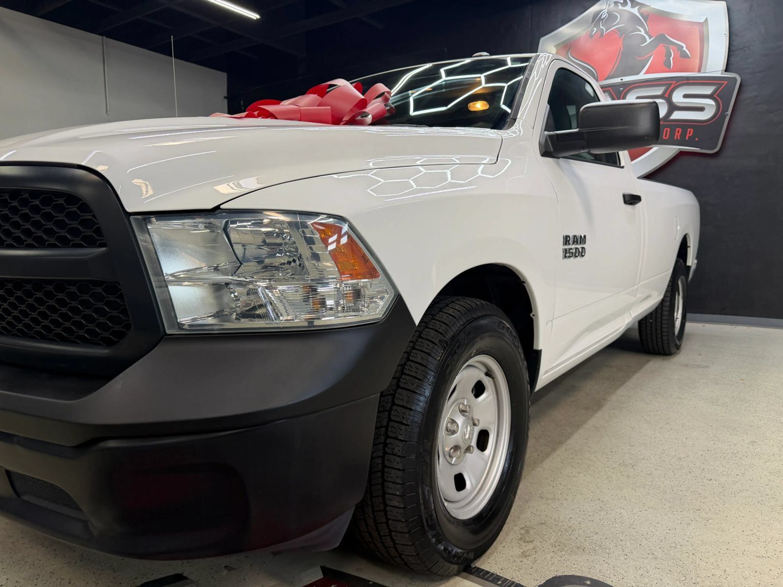 Used 2018 RAM 1500 Express RWD image 4