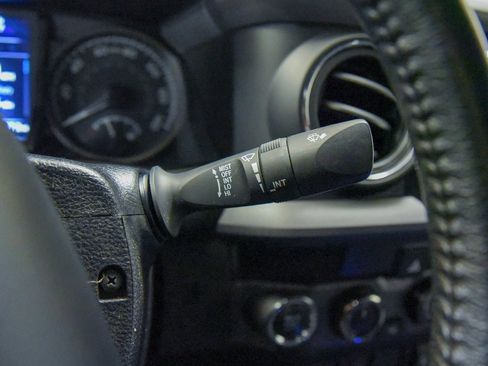 Used 2020 Toyota Tacoma TRD Off-Road image 22