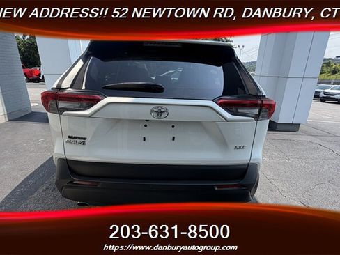 Used 2022 Toyota RAV4 XLE Premium FWD image 4