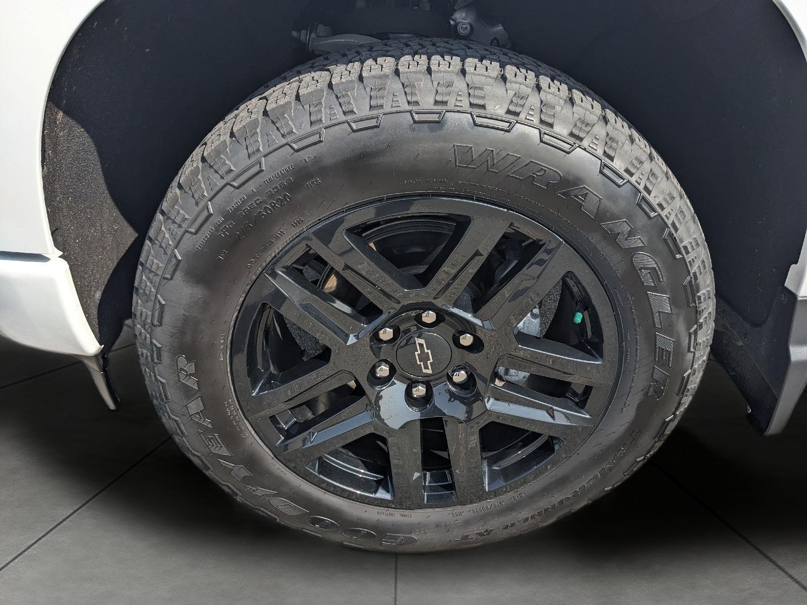 Used 2025 Chevrolet Silverado 1500 RST AWD/4WD image 7