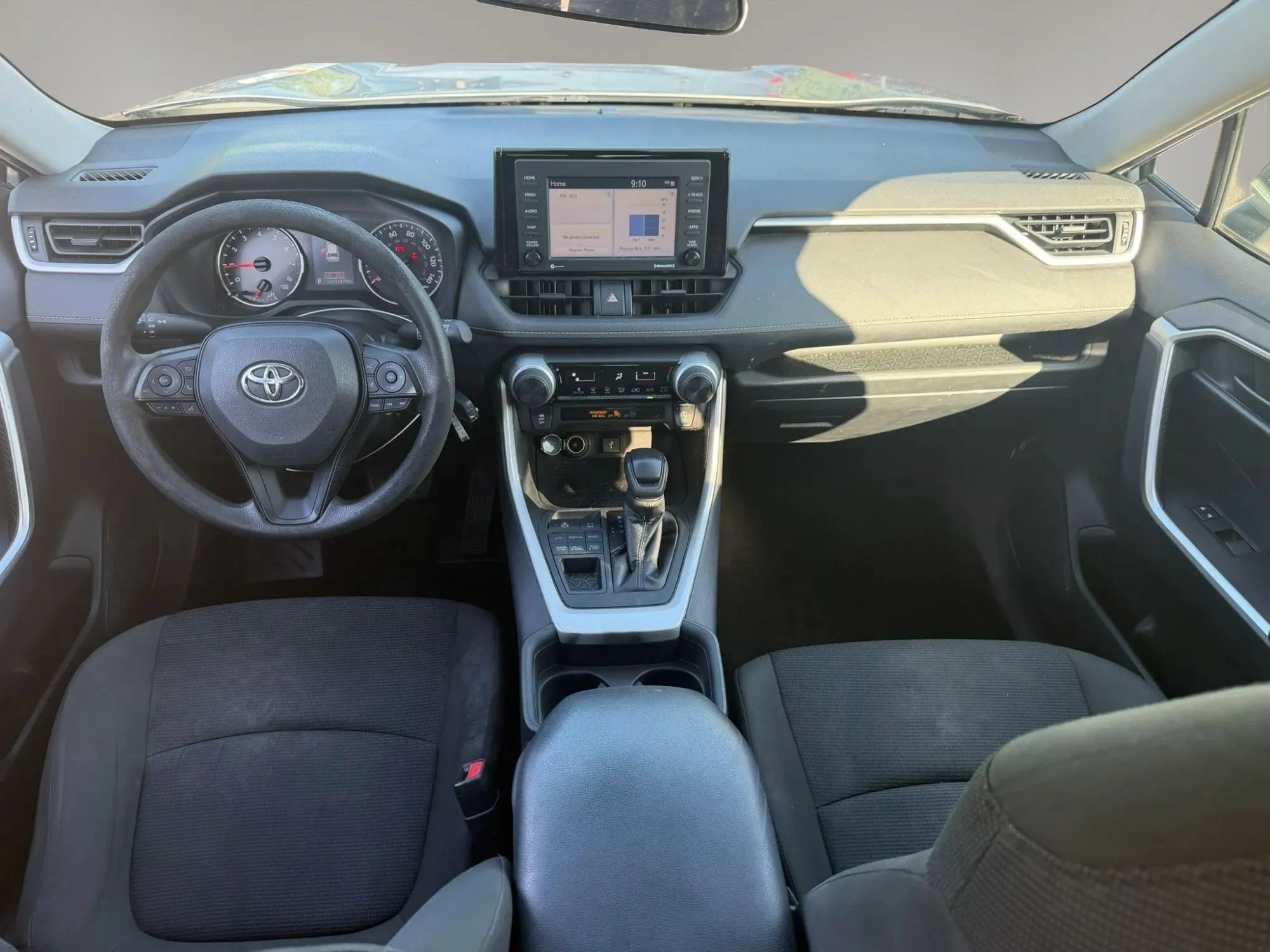 Used 2021 Toyota RAV4 LE AWD/4WD image 32