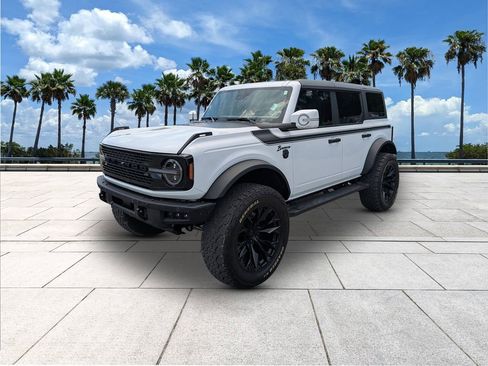 Used 2024 Ford Bronco Wildtrak AWD/4WD image 3