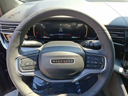 Used 2023 Jeep Wagoneer Series II AWD/4WD image 21