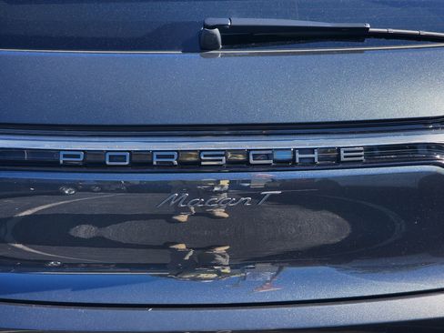 Used 2025 Porsche Macan Turbo AWD/4WD image 11