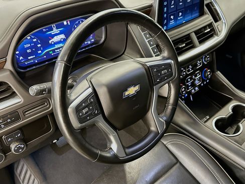 Used 2023 Chevrolet Tahoe Premier AWD/4WD image 18