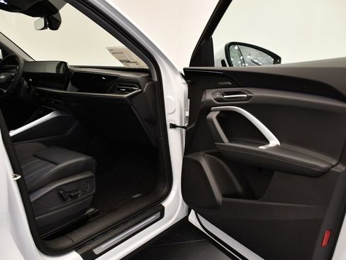 Used 2025 Audi Q5 Premium Plus w/ Premium Plus image 46