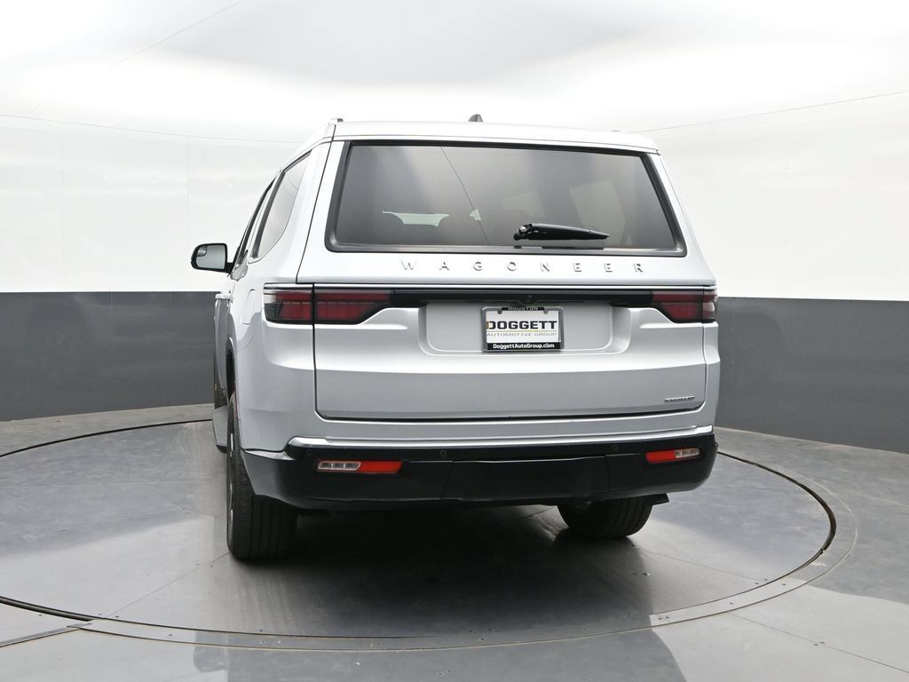 Used 2024 Jeep Wagoneer Series III AWD/4WD image 8
