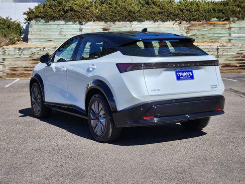 Used 2023 Nissan Ariya AWD image 5