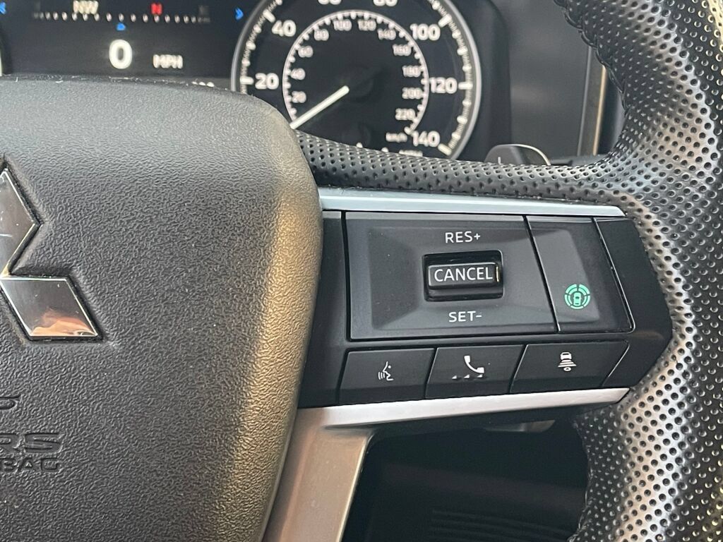 Used 2024 Mitsubishi Outlander SE AWD/4WD image 19