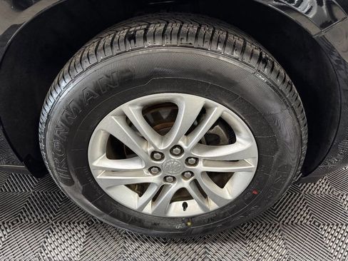 Used 2019 Buick Enclave Essence image 18