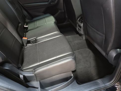Used 2019 Volkswagen Tiguan SE AWD/4WD image 11