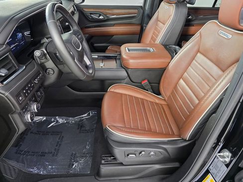 Used 2024 GMC Yukon Denali Ultimate AWD/4WD image 9
