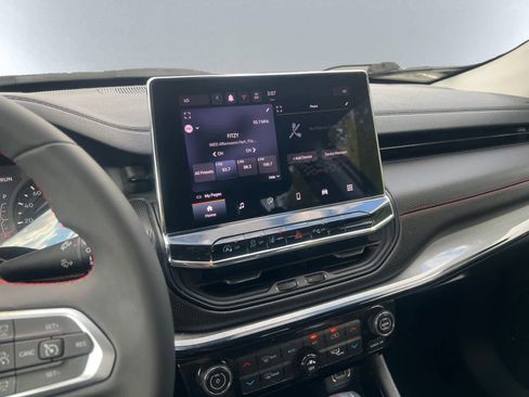 Used 2022 Jeep Compass Trailhawk image 12