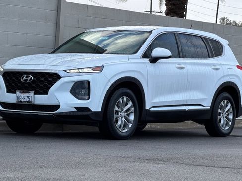 Used 2019 Hyundai Santa Fe SE image 10