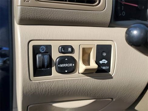 Used 2006 Toyota Corolla CE image 21