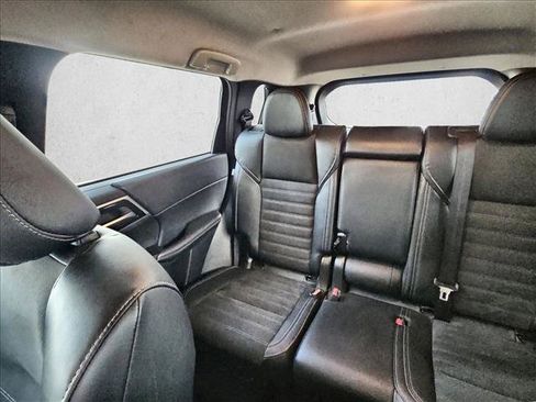 Used 2024 Mitsubishi Outlander SE FWD image 6