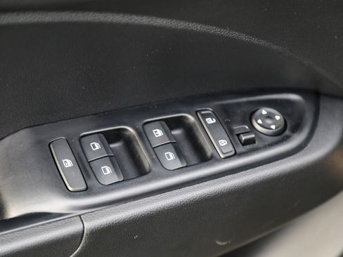 Used 2022 Hyundai Venue SE image 20