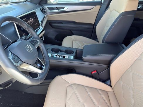 New 2026 Volkswagen Atlas Cross Sport SE image 11