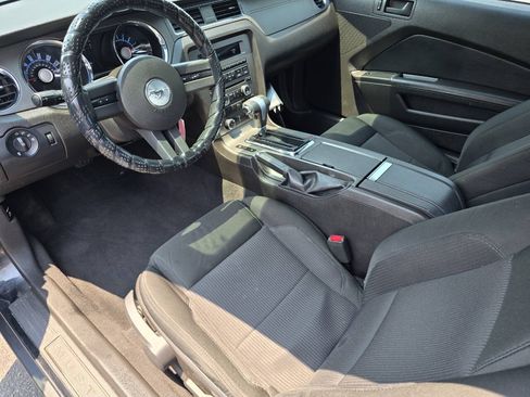 Used 2010 Ford Mustang GT RWD image 11