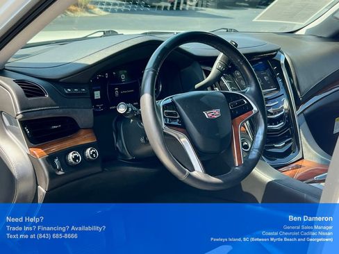 Used 2017 Cadillac Escalade Luxury AWD/4WD image 5