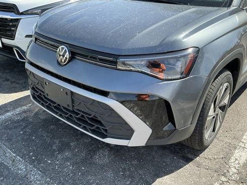 Used 2025 Volkswagen Taos SE image 17