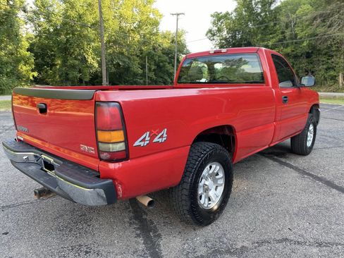 Used 2005 GMC Sierra 1500 W/T w/ Skid Plate Package image 5