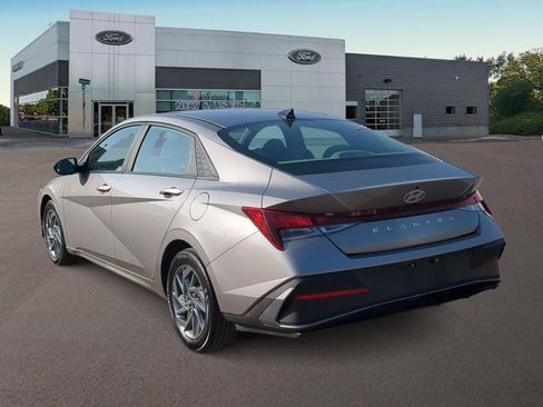 Used 2024 Hyundai Elantra SEL image 8