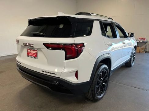 Used 2026 GMC Terrain Elevation w/ Elevation Premium Package FWD image 3