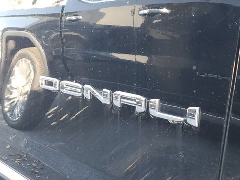 Used 2025 GMC Yukon Denali image 3