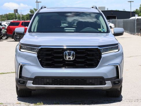 Used 2025 Honda Pilot Touring image 5