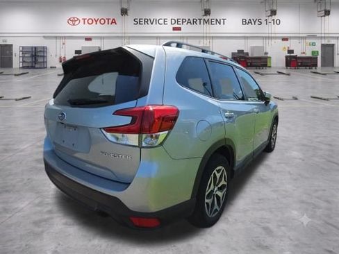 Used 2023 Subaru Forester Premium AWD/4WD image 8