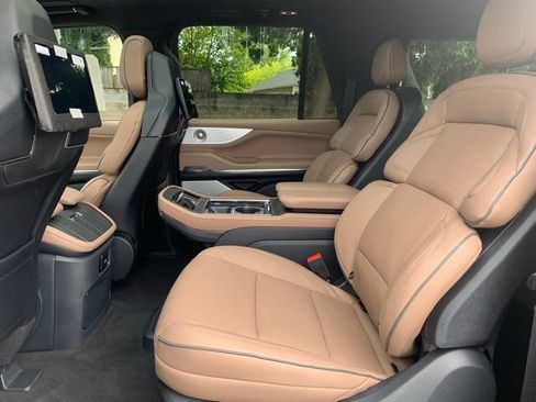 New 2025 Lincoln Navigator L Black Label image 17