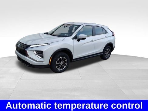 Used 2022 Mitsubishi Eclipse Cross ES image 3