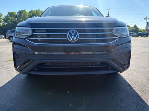 Used 2022 Volkswagen Tiguan SE AWD/4WD image 25