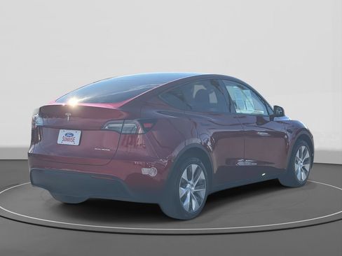 Used 2024 Tesla Model Y Long Range image 4