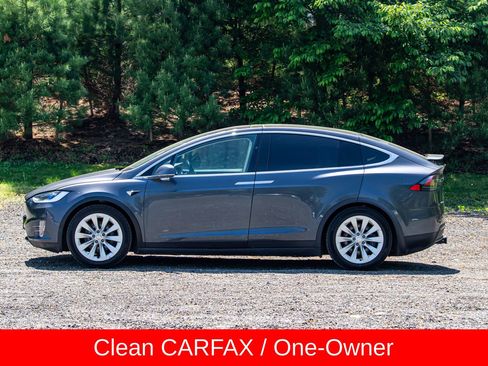 Used 2018 Tesla Model X 75D AWD/4WD image 3
