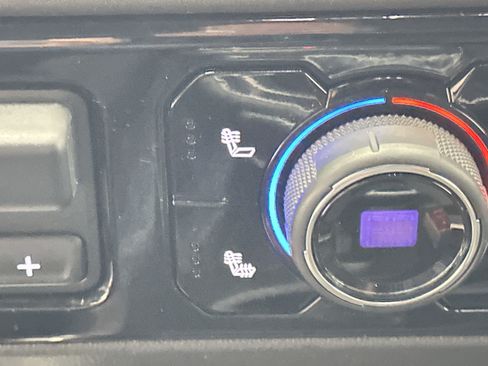 Used 2024 Chevrolet Silverado 1500 LT Trail Boss w/ Convenience Package II image 36