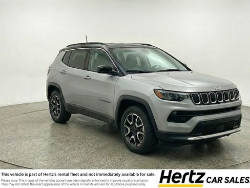 Used 2025 Jeep Compass Trailhawk AWD/4WD image 1
