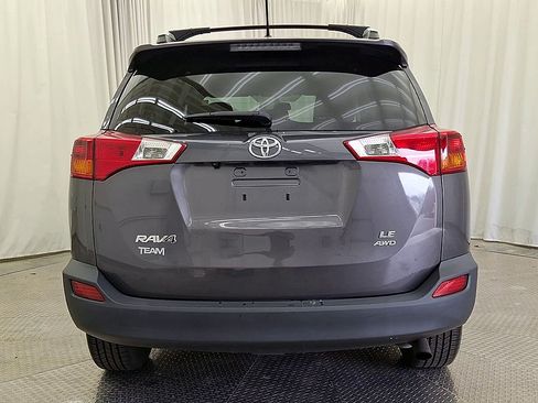 Used 2014 Toyota RAV4 LE AWD/4WD image 2