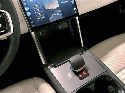 Certified 2025 Land Rover Discovery Sport S image 19