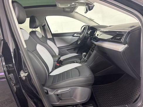 Used 2024 Volkswagen Taos SEL image 4