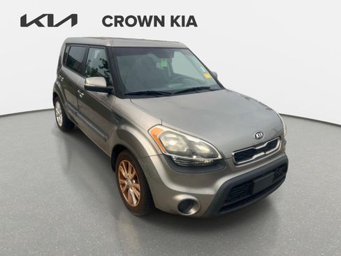 Used 2013 Kia Soul + FWD image 3