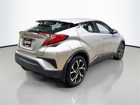 Used 2018 Toyota C-HR XLE image 7