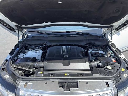Used 2017 Land Rover Range Rover Supercharged AWD/4WD image 11