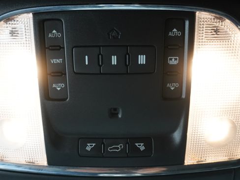Used 2017 Jeep Grand Cherokee Overland RWD image 24