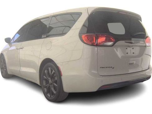 Used 2020 Chrysler Pacifica Touring w/ S Appearance Package FWD image 7