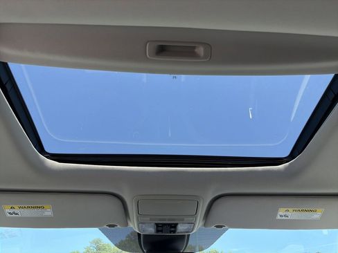 Used 2025 Honda Odyssey EX-L image 4