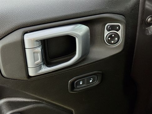 Used 2024 Jeep Wrangler Unlimited AWD/4WD image 20
