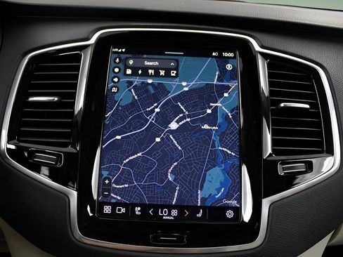 New 2025 Volvo XC90 T8 Plus w/ Protection Package Premier image 28